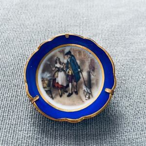 Vintage Limoges small french scene brooch